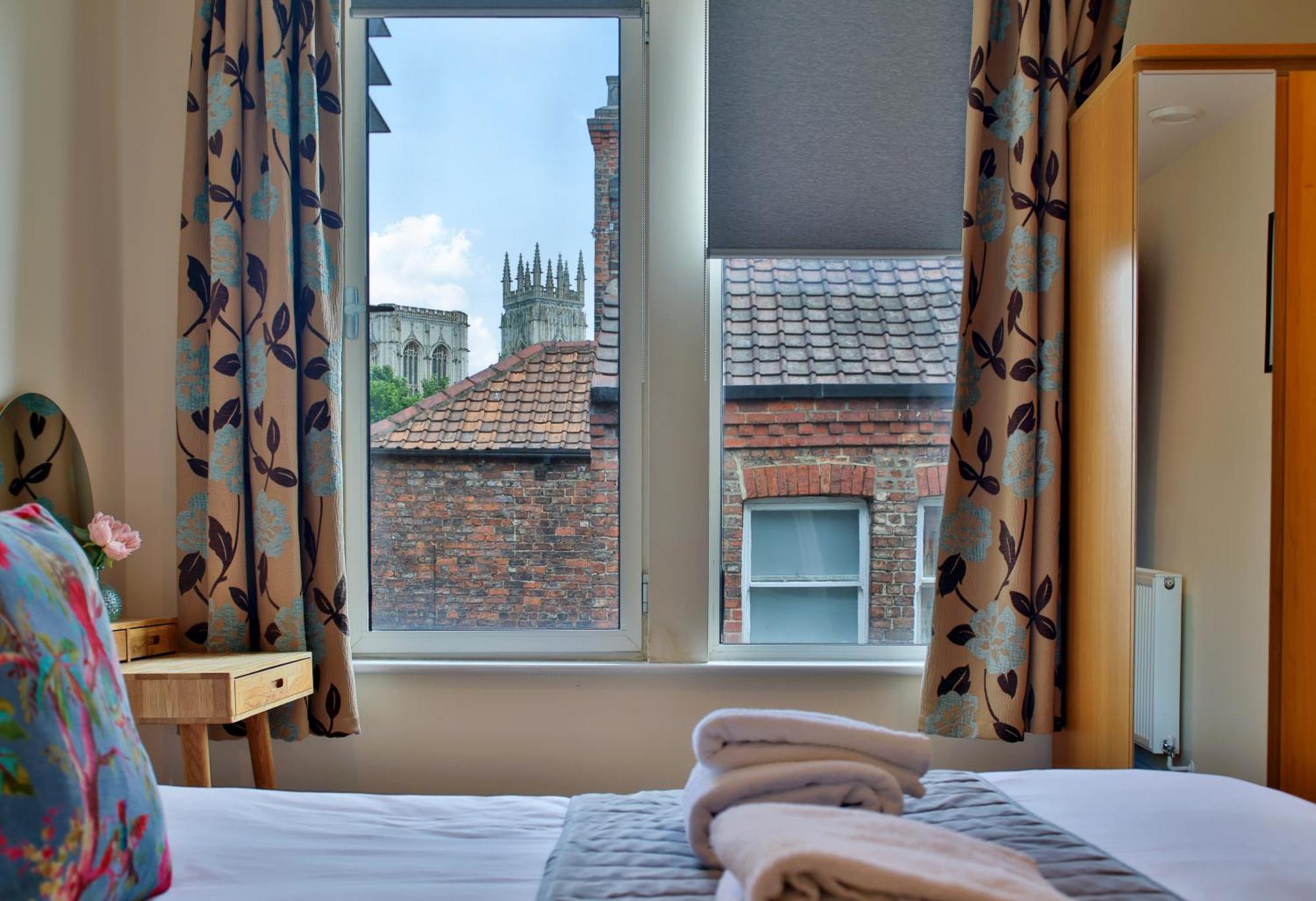 Aspire - 2 Bed, Parking, 3 Minute Walk To Minster Appartement